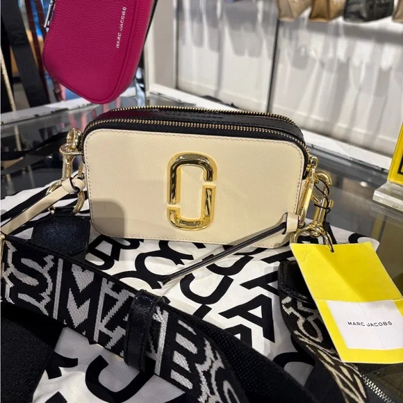 Marc Jacobs The Snapshot Bag Cream and Black Crossbody NWT - Picture 2 of 9